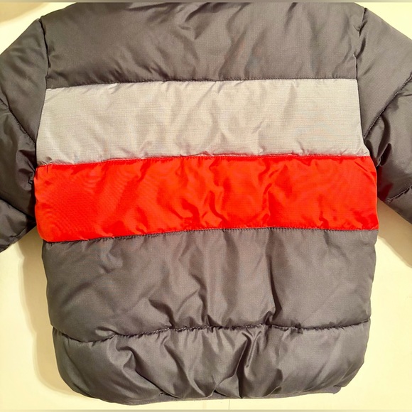 Little Boy’s Sz 2T Black, Gray & Red Members Mark Fleece Lined Cozy Puffer Coat - Picture 14 of 14